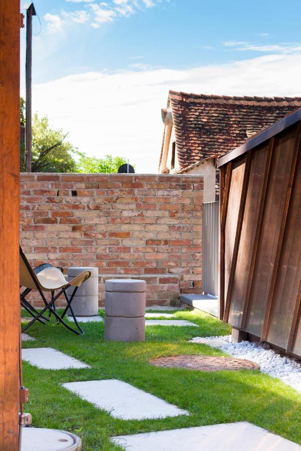 Kai 36 - Hotel Zwischen Fels Und Fluss Štýrský Hradec Exteriér fotografie The courtyard of the house